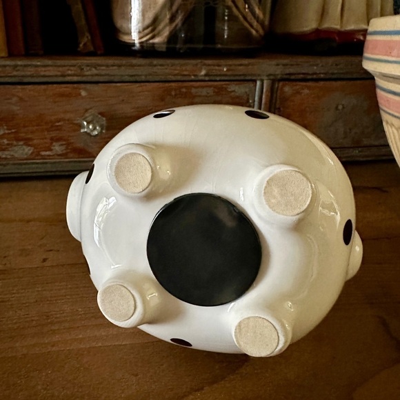 CHILDS PIGGY BANK, WHITE CERAMIC WITH BLACK POLKA DOT. RUBBER STOPPER ON BOTTOM. - Picture 6 of 6